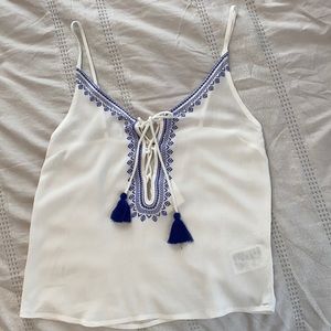 💰 3/$25 BUNDLE 💰 Super cute tie front top